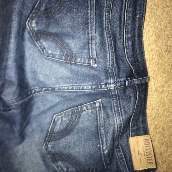 Hollister Ripped Jeans - Picture 4 of 5